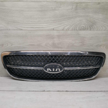Решетка радиатора Kia Carnival I рестайлинг дефекты 