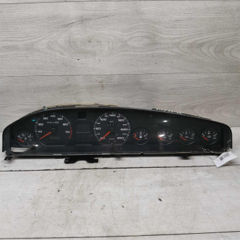 Панель приборов щиток Audi 100 C3 Панель приборов щиток Audi 100 C3
