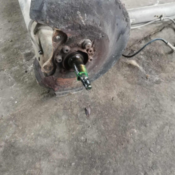 Балка задняя Audi 100 C3 Балка задняя Audi 100 C3