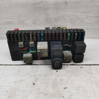 Блок предохранителей Audi 100 C3 Блок предохранителей Audi 100 C3