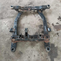 Балка передняя подрамник Kia Carnival I рестайлинг