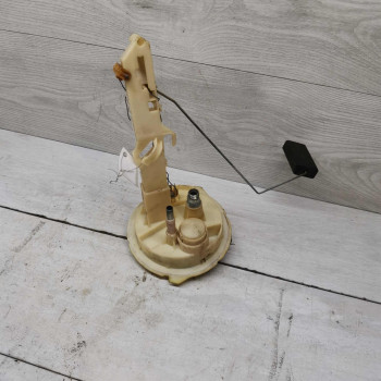 Датчик уровня топлива Audi 100 C3 Датчик уровня топлива Audi 100 C3