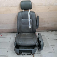 Сиденье переднее правое Kia Carnival I рестайлинг