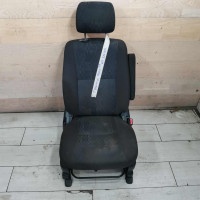 Сиденье переднее правое Toyota Avensis Verso I дорестайлинг