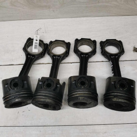Поршень и шатун Audi 80 B4 Поршень и шатун Audi 80 B4