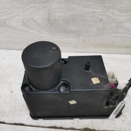 Вакуумное устройство системы центрального замка Audi 80 B4 Вакуумное устройство системы центрального замка Audi 80 B4