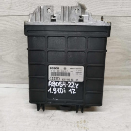 Блок управления двигателем Audi 80 B4 Блок управления двигателем Audi 80 B4