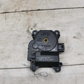 Моторчик заслонки печки сервопривод Toyota Avensis Verso I дорестайлинг Моторчик заслонки печки сервопривод Toyota Avensis Verso I дорестайлинг