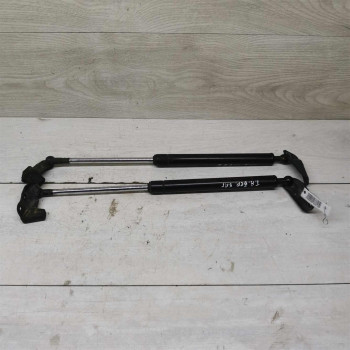 Амортизатор крышки багажника упор Toyota Avensis Verso I дорестайлинг Амортизатор крышки багажника упор Toyota Avensis Verso I дорестайлинг