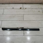 Молдинг двери задний правый Kia Carnival I рестайлинг