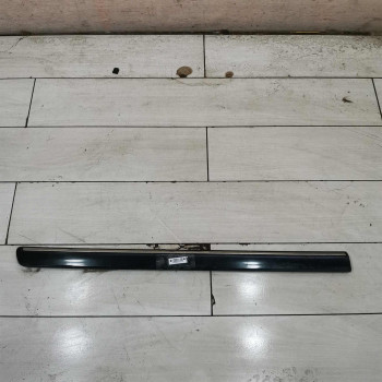 Молдинг двери задний правый Kia Carnival I рестайлинг