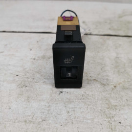 Кнопка обогрева сидений Audi 100 C3 