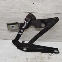 Петля капота правая Audi 100 C3 Петля капота правая Audi 100 C3