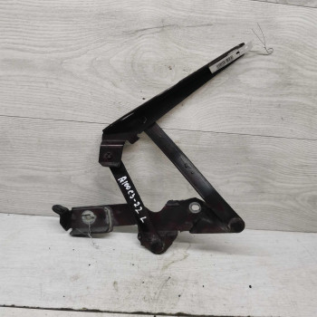 Петля капота левая Audi 100 C3