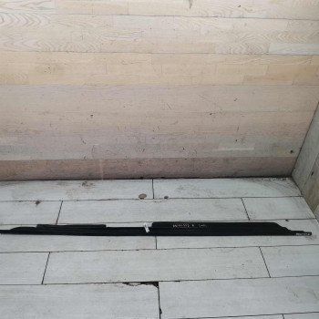 Накладка на порог наружная правая Audi 80 B4