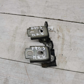 Петля двери передняя правая Renault Fluence I