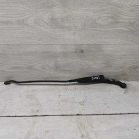 Поводок стеклоочистителя правый Audi 80 B4 Поводок стеклоочистителя правый Audi 80 B4