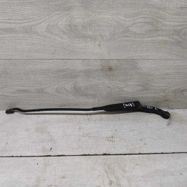 Поводок стеклоочистителя правый Audi 80 B4