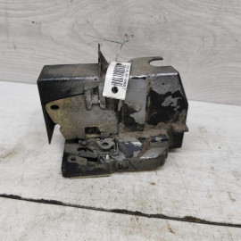 Замок двери задний левый Renault Symbol I