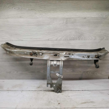 Передняя панель телевизор центральная часть Renault Symbol I