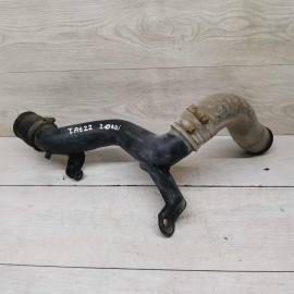 Патрубок интеркулера Toyota Avensis t220