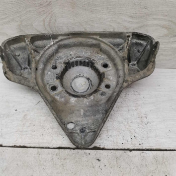 Чашка опорная переднего амортизатора Audi A6 C5 Чашка опорная переднего амортизатора Audi A6 C5