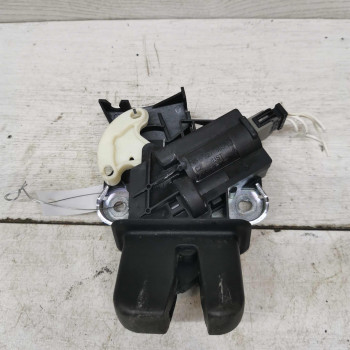 Замок крышки багажника Volkswagen Passat B7 Замок крышки багажника Volkswagen Passat B7