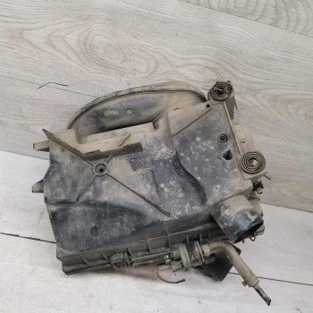 Корпус воздушного фильтра Volkswagen Passat B4 Корпус воздушного фильтра Volkswagen Passat B4