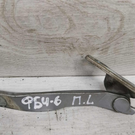 Петля капота левая Volkswagen Passat B4 Петля капота левая Volkswagen Passat B4