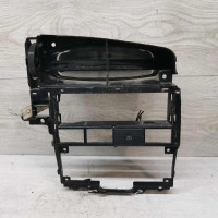 Рамка магнитолы Volkswagen Passat B4, дефекты