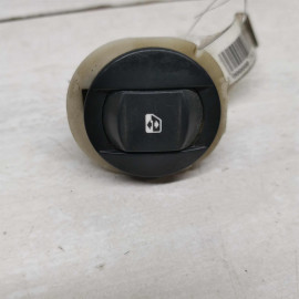 Кнопка стеклоподъёмника Renault Megane II Кнопка стеклоподъёмника Renault Megane II