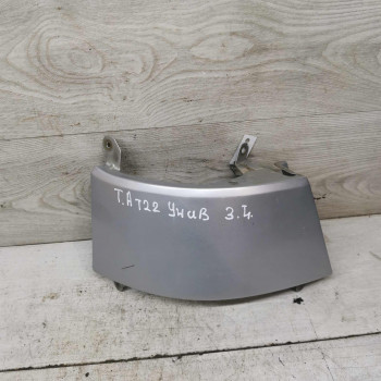 Накладка задняя левая под фонарь Toyota Avensis t220 универсал