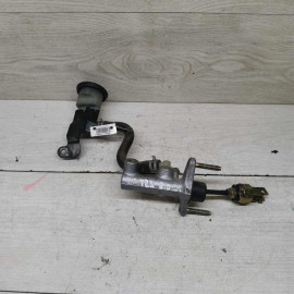 Цилиндр сцепления главный Toyota Avensis t220