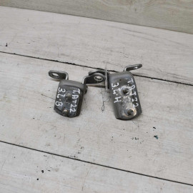 Петля двери задняя левая Toyota Avensis t220