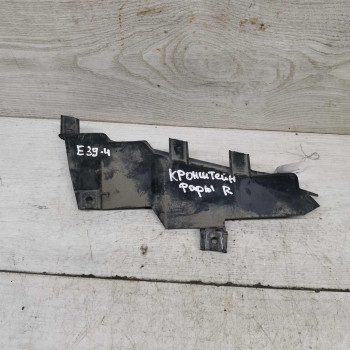 Кронштейн фары левый BMW E39 
