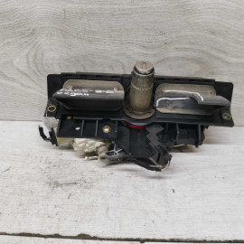 Замок крышки багажника седан Audi A6 C5