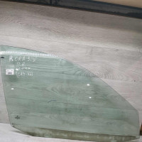 Стекло двери переднее правое Volkswagen Bora, Volkswagen Golf 4 