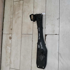 Балка передняя подрамник продольная Toyota Avensis Verso I