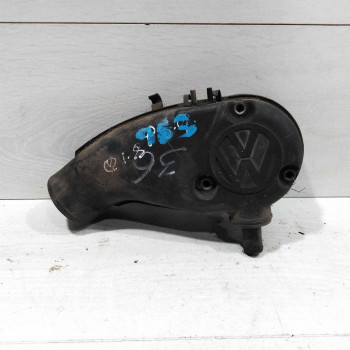 Патрубок воздуховода Volkswagen Passat B3 