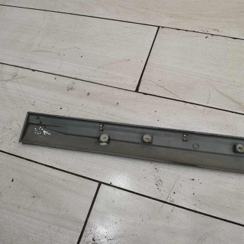 Молдинг двери передний левый Kia Carnival I рестайлинг Молдинг двери передний левый Kia Carnival I рестайлинг