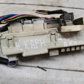 Блок предохранителей Kia Carnival I рестайлинг Блок предохранителей Kia Carnival I рестайлинг