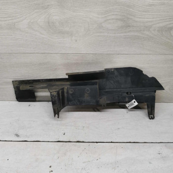 Заборник воздуха на радиатор левый Renault Megane II