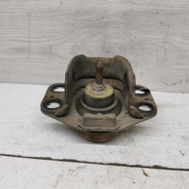 Опора двигателя правая Renault Symbol I