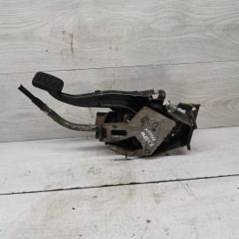 Рычаг стоячного тормоза ручника педаль Kia Carnival I рестайлинг