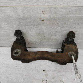 Скоба переднего суппорта Kia Spectra II 