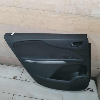 Обшивка двери задняя левая Opel Zafira C