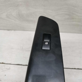 Кнопка стеклоподъёмника передняя правая Kia Ceed I