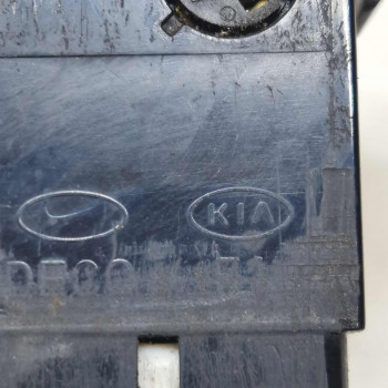 Кнопка аварийной сигнализации Hyundai Elantra HD