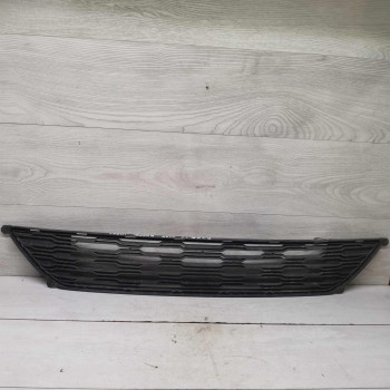 Решётка в передний бампер Kia Ceed I