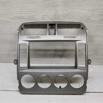 Рамка магнитолы Kia Carnival I рестайлинг